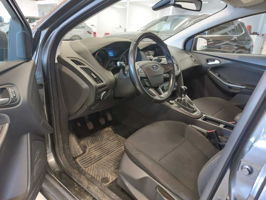 Ford Focus 2017 Harmaa