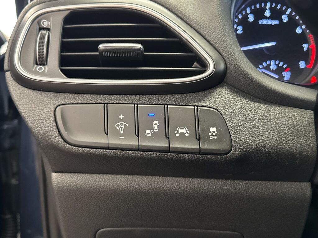 Hyundai i30 5d 2017 Sininen