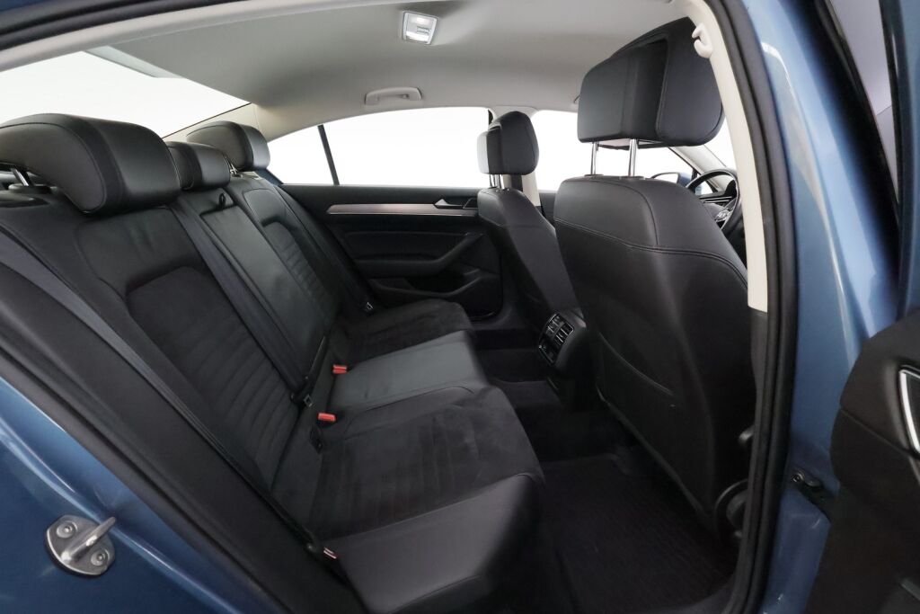 Volkswagen Passat 2017 Sininen