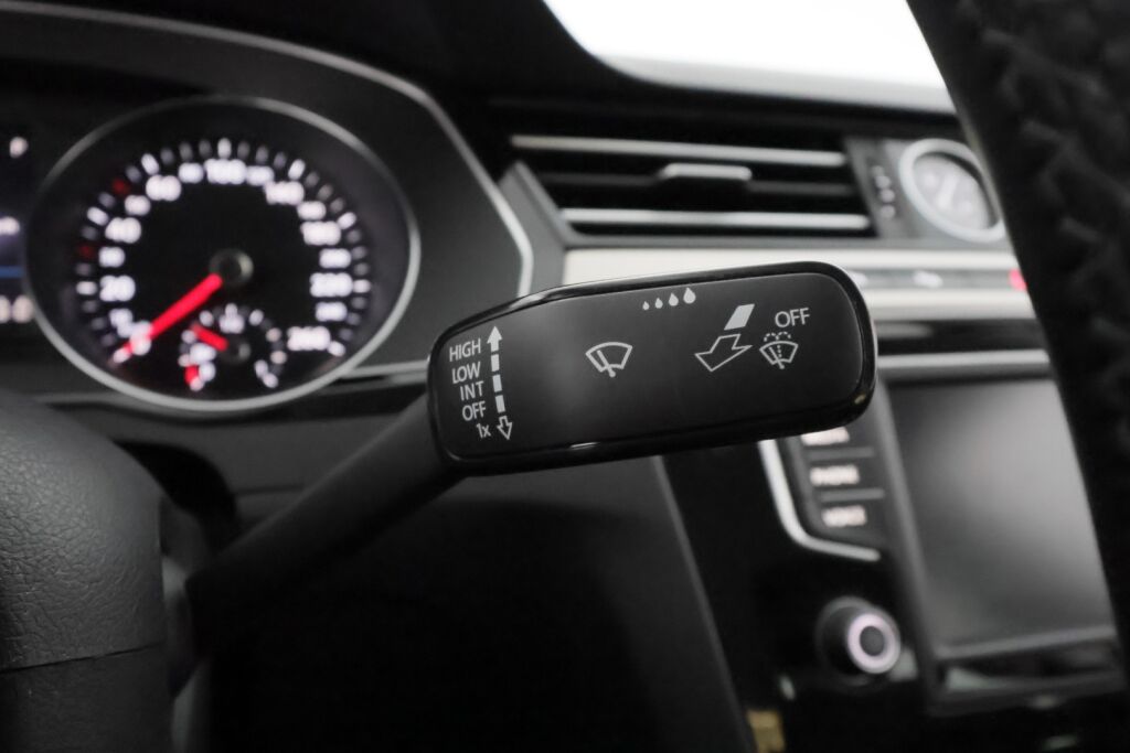 Volkswagen Passat 2017 Sininen