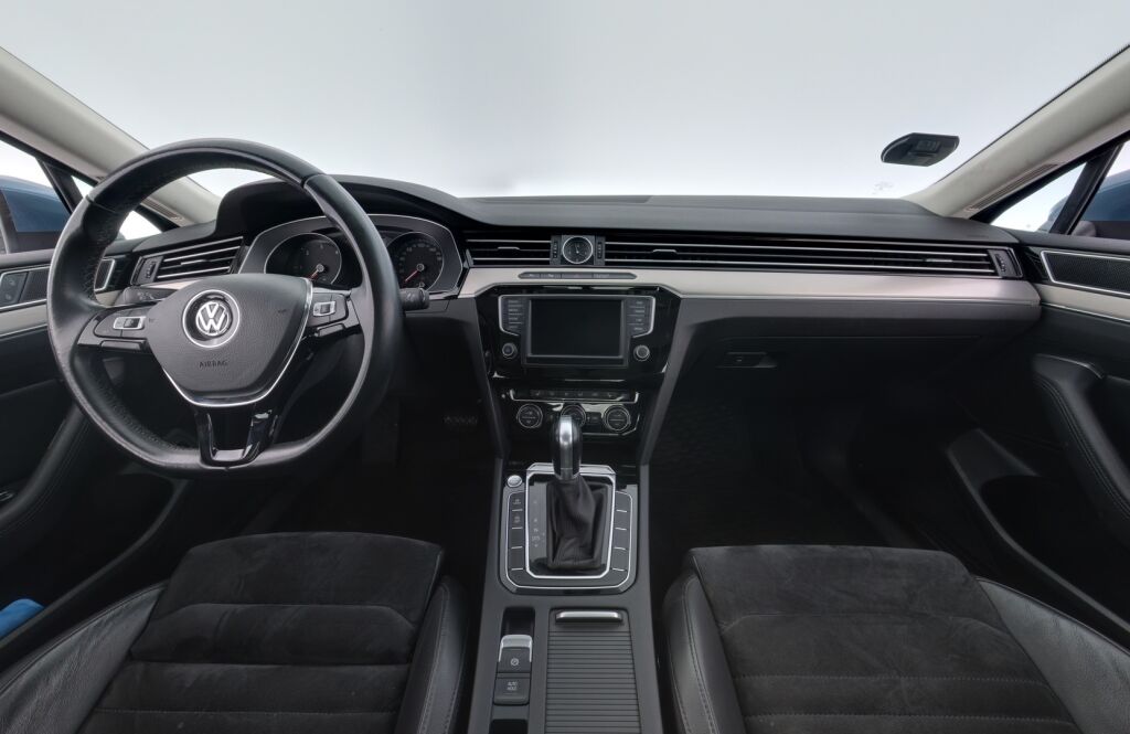 Volkswagen Passat 2017 Sininen