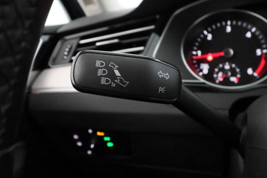 Volkswagen Passat 2017 Sininen