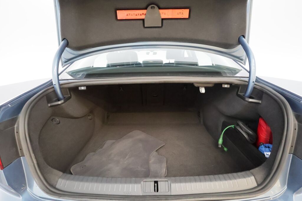 Volkswagen Passat 2017 Sininen