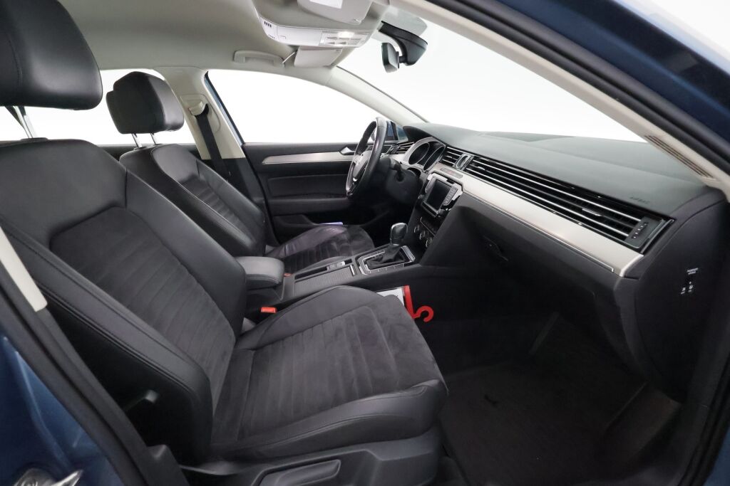 Volkswagen Passat 2017 Sininen