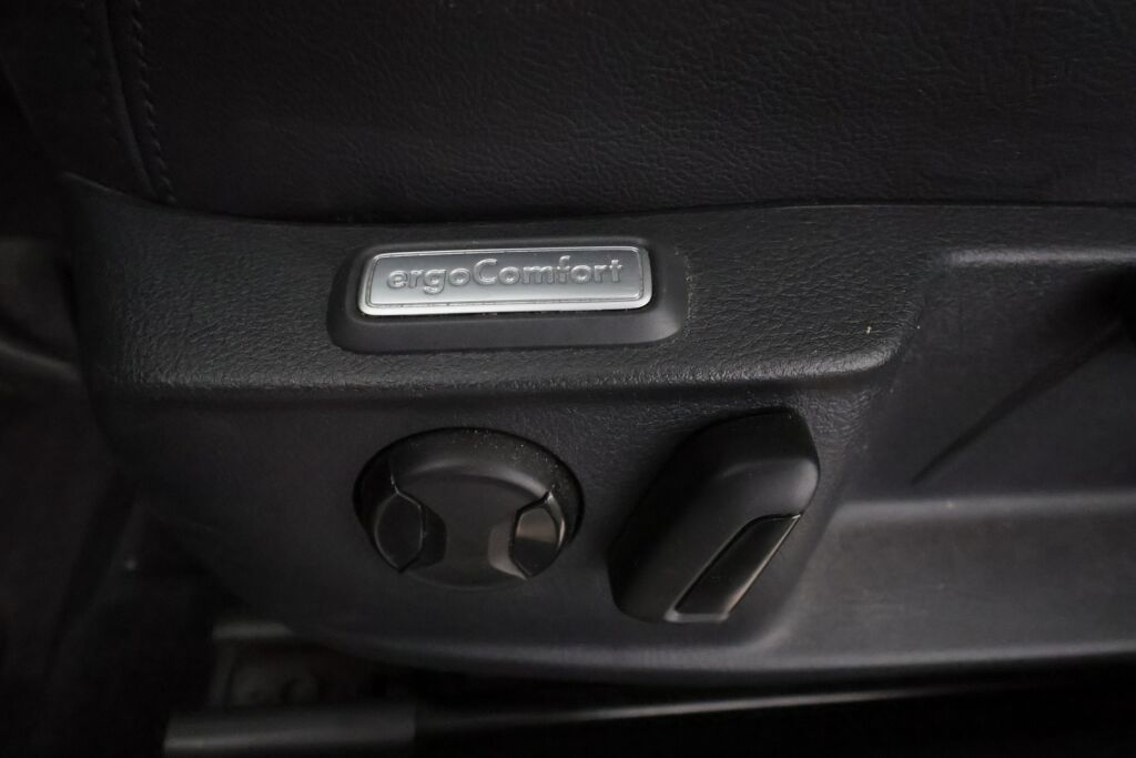 Volkswagen Passat 2017 Sininen