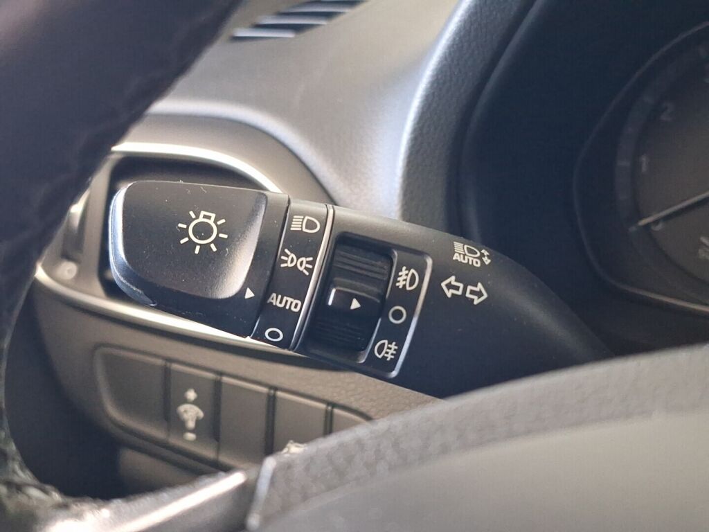 Hyundai i30 5d 2018 Punainen