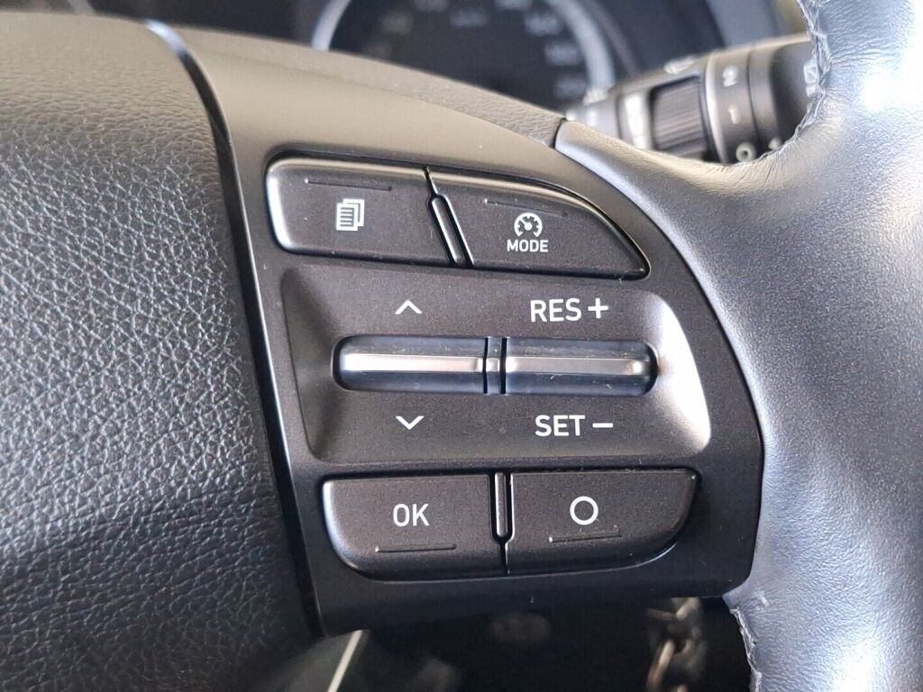 Hyundai i30 5d 2018 Punainen