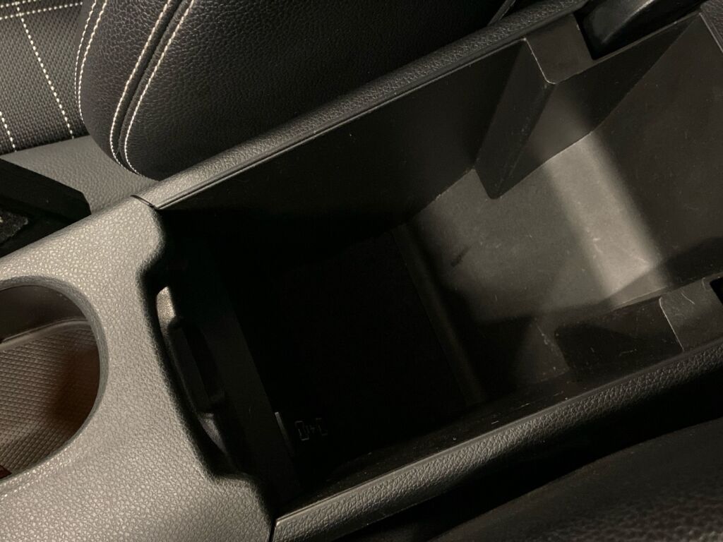 Mercedes-Benz CLA 2015 Musta