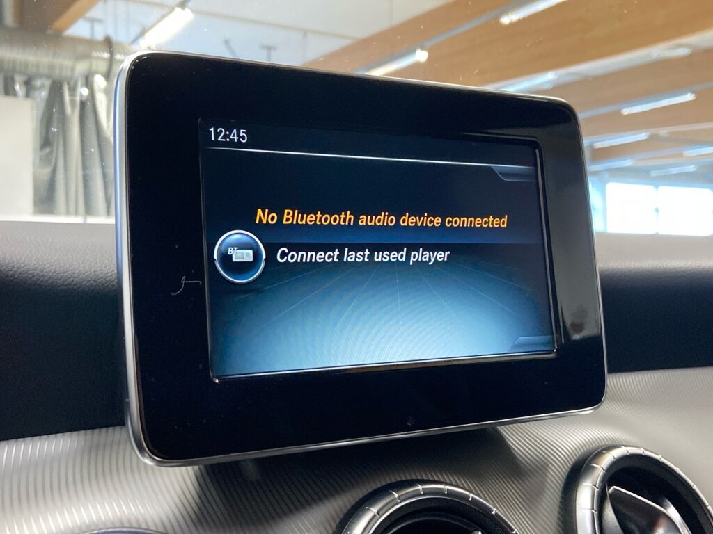 Mercedes-Benz CLA 2015 Musta