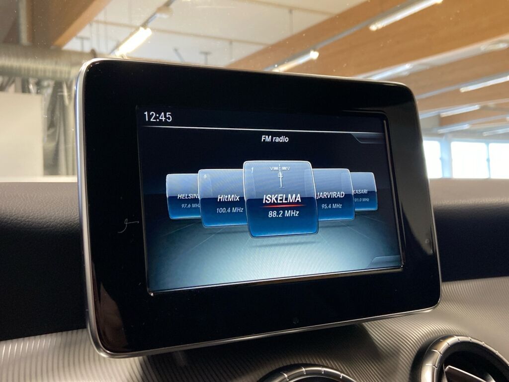 Mercedes-Benz CLA 2015 Musta