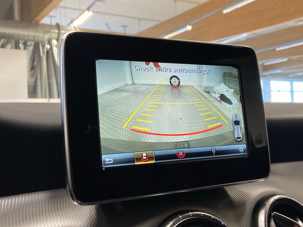 Mercedes-Benz CLA 2015 Musta