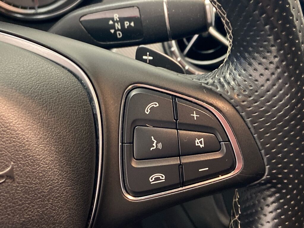 Mercedes-Benz CLA 2015 Musta