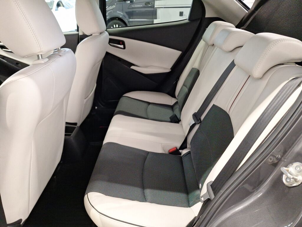 Mazda Mazda2 2017 Harmaa