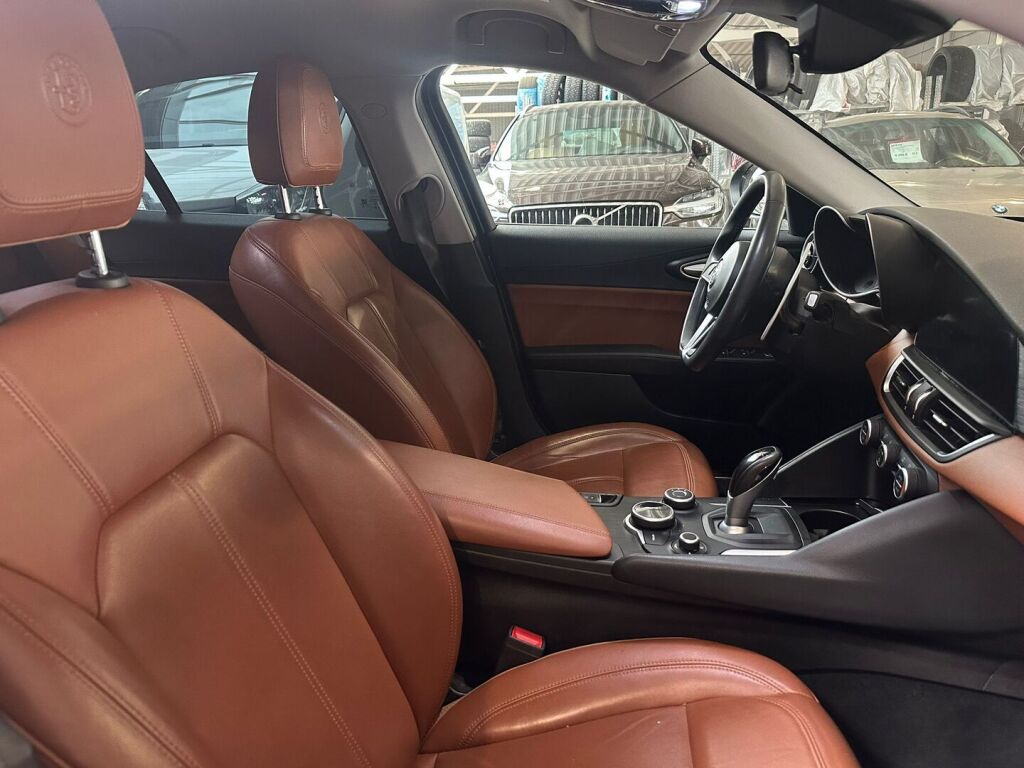 Alfa Romeo Giulia 2017 Harmaa