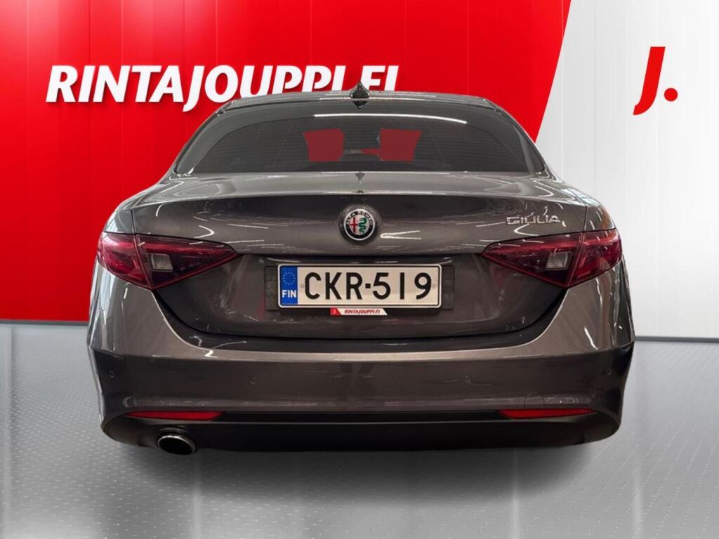 Alfa Romeo Giulia 2017 Harmaa