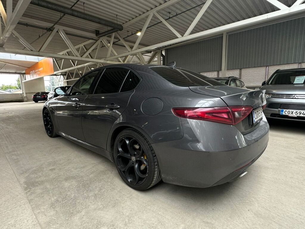 Alfa Romeo Giulia 2017 Harmaa