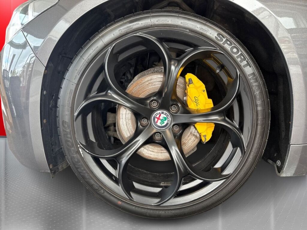 Alfa Romeo Giulia 2017 Harmaa