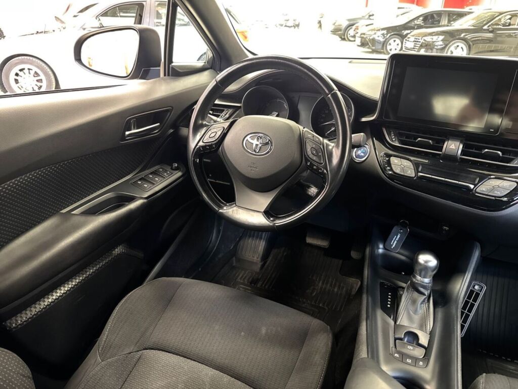 Toyota C-HR 2017 Harmaa