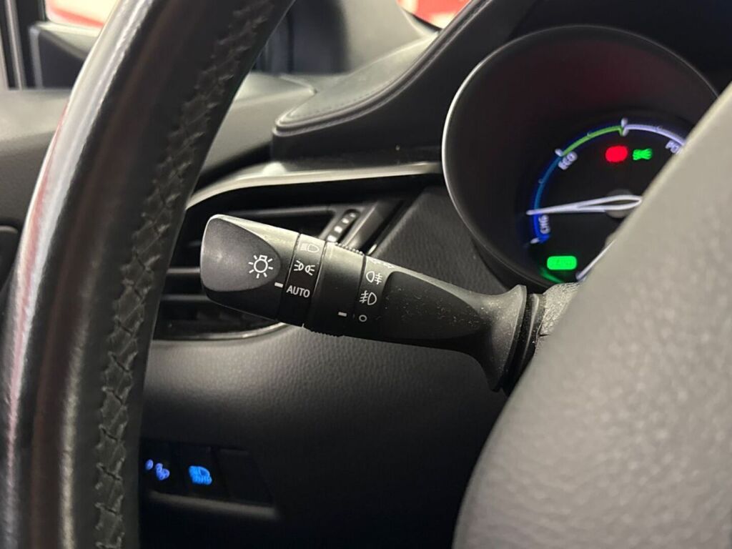 Toyota C-HR 2017 Harmaa
