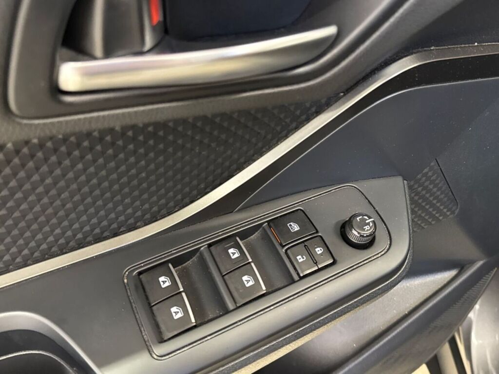 Toyota C-HR 2017 Harmaa