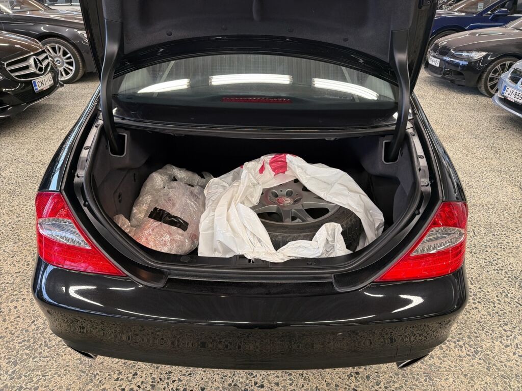 Mercedes-Benz CLS 2005 Musta