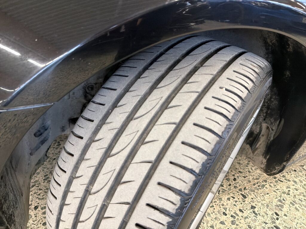 Mercedes-Benz CLS 2005 Musta