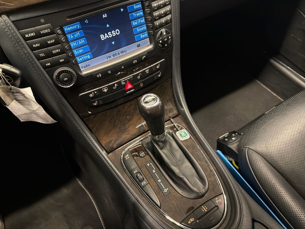 Mercedes-Benz CLS 2005 Musta