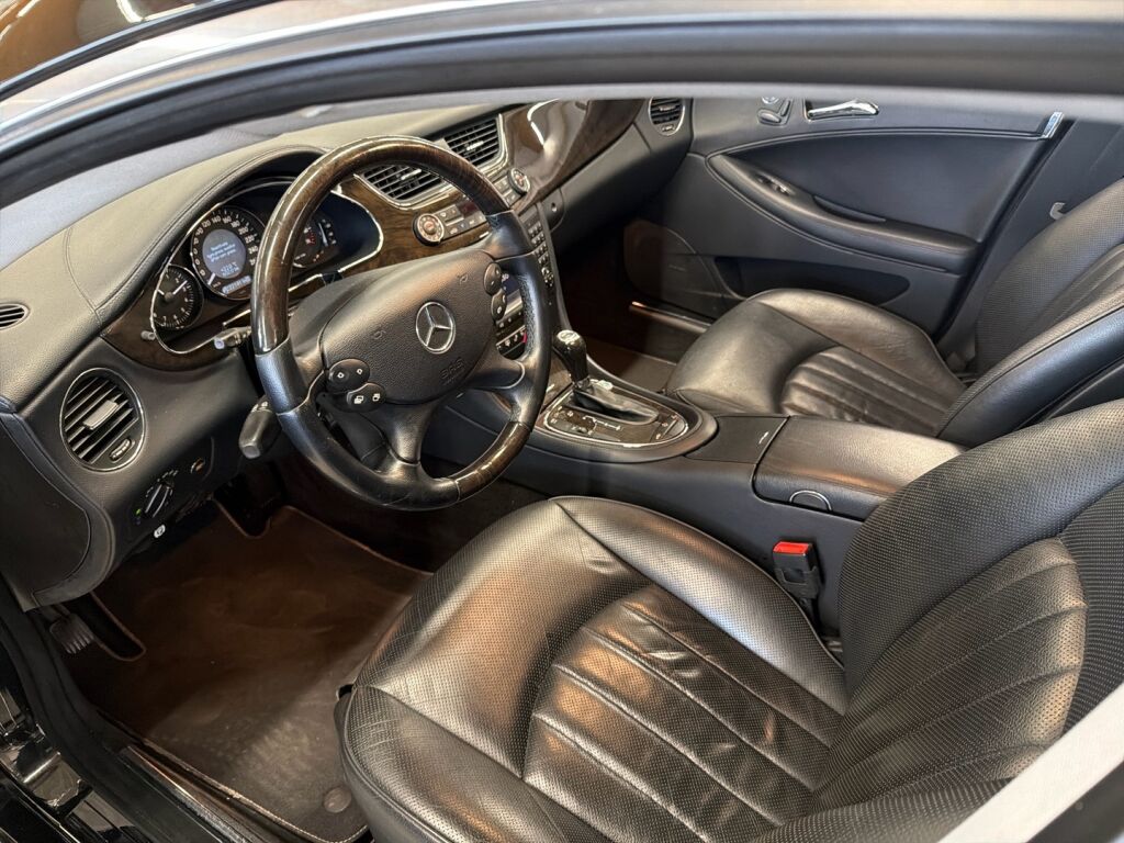 Mercedes-Benz CLS 2005 Musta