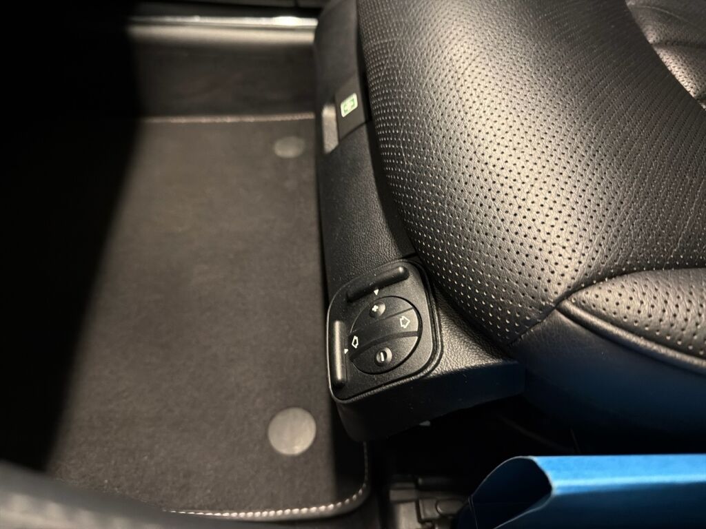 Mercedes-Benz CLS 2005 Musta