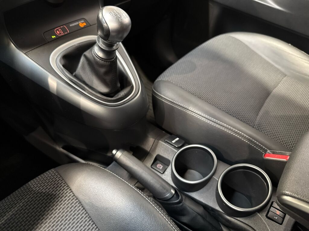 Toyota Verso 2017 Harmaa