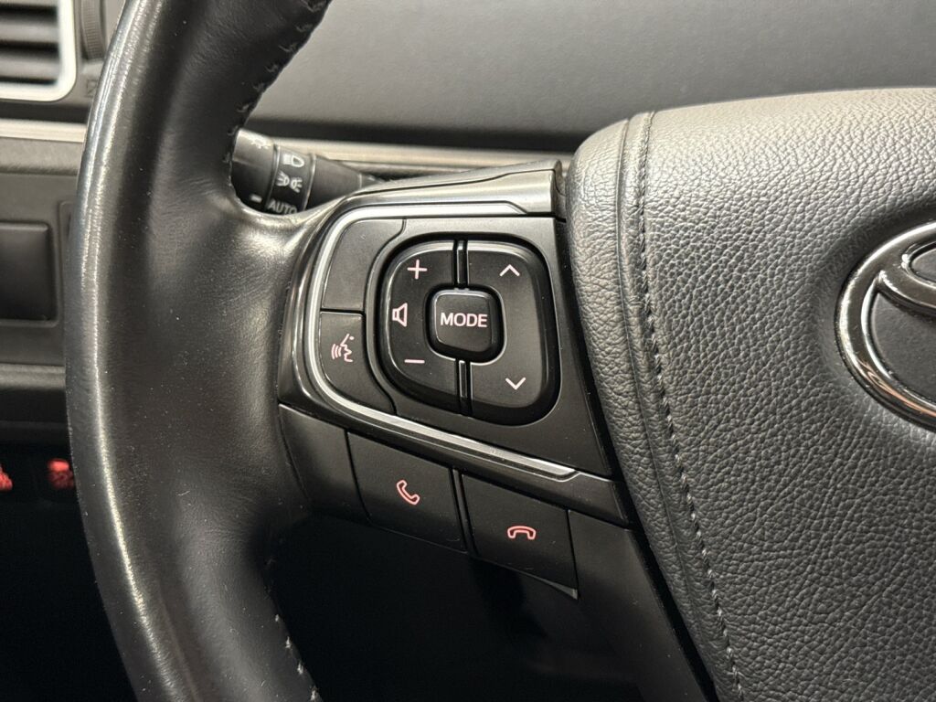 Toyota Verso 2017 Harmaa