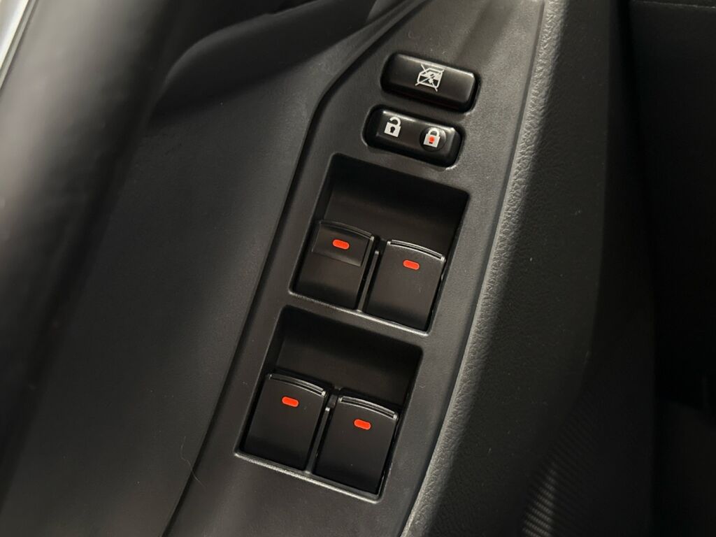 Toyota Verso 2017 Harmaa