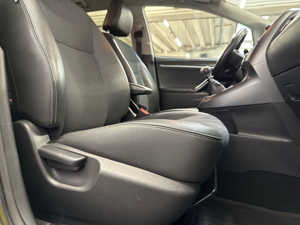 Toyota Verso 2017 Harmaa