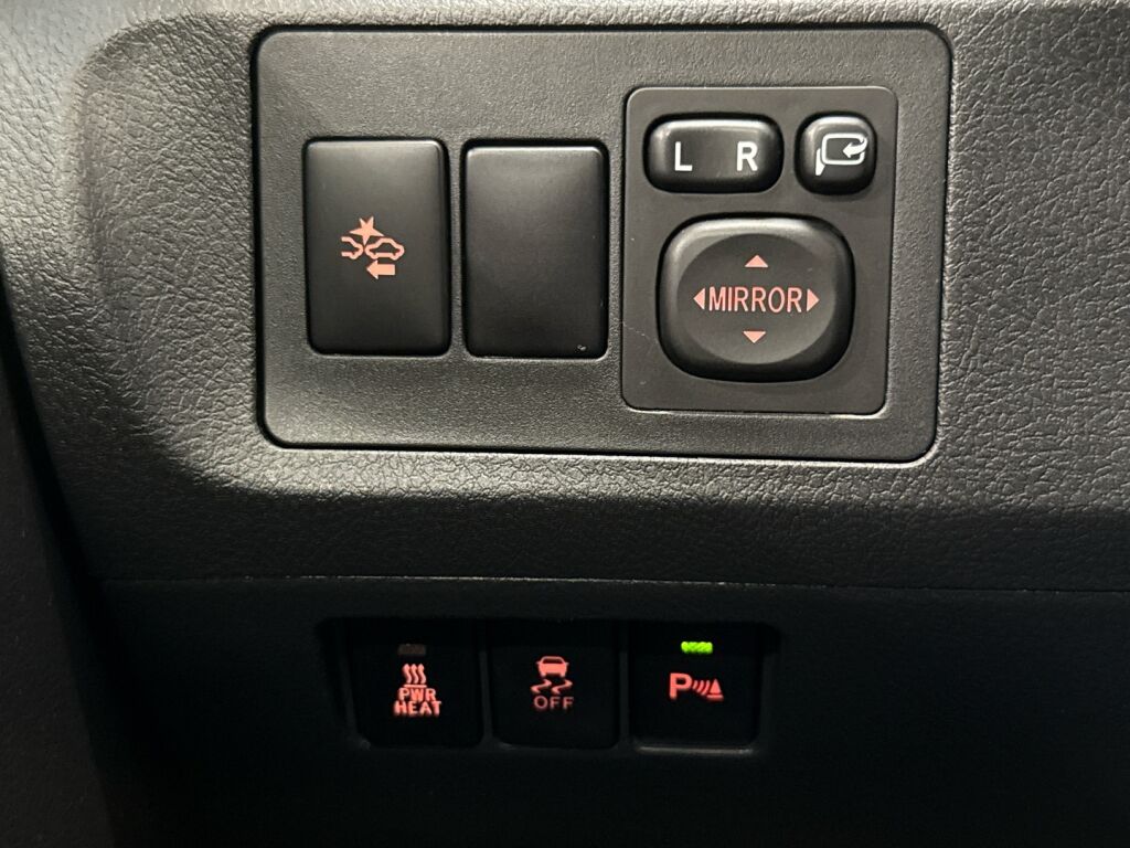 Toyota Verso 2017 Harmaa