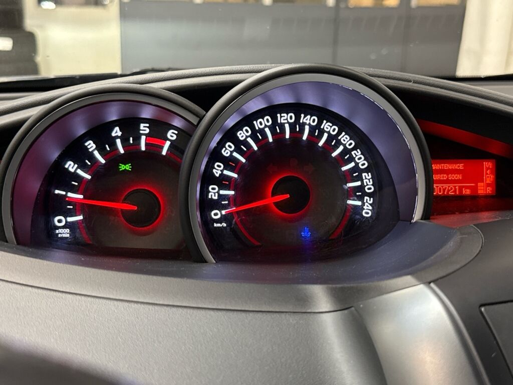 Toyota Verso 2017 Harmaa