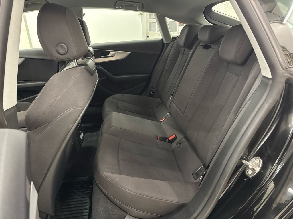 Audi A5 2017 Musta