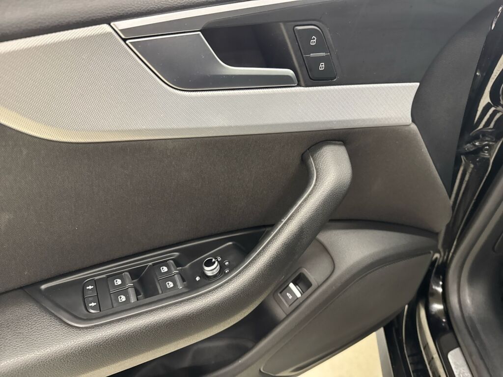Audi A5 2017 Musta