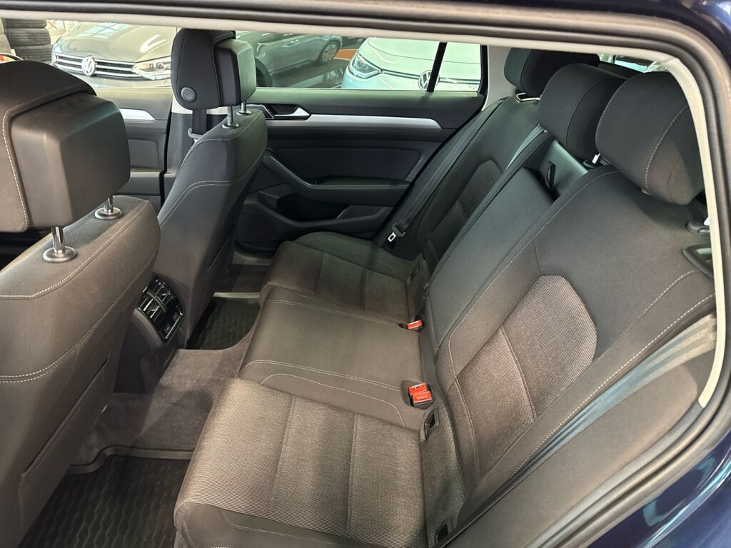 Volkswagen Passat 2017 Sininen