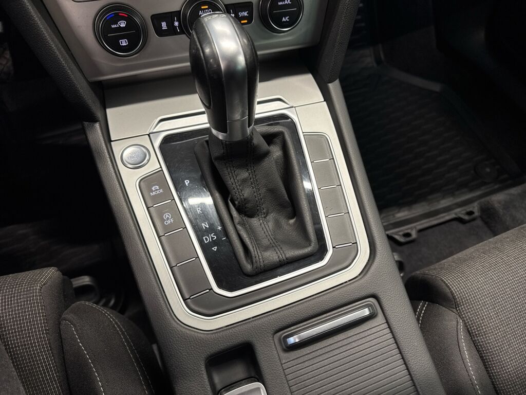 Volkswagen Passat 2017 Sininen