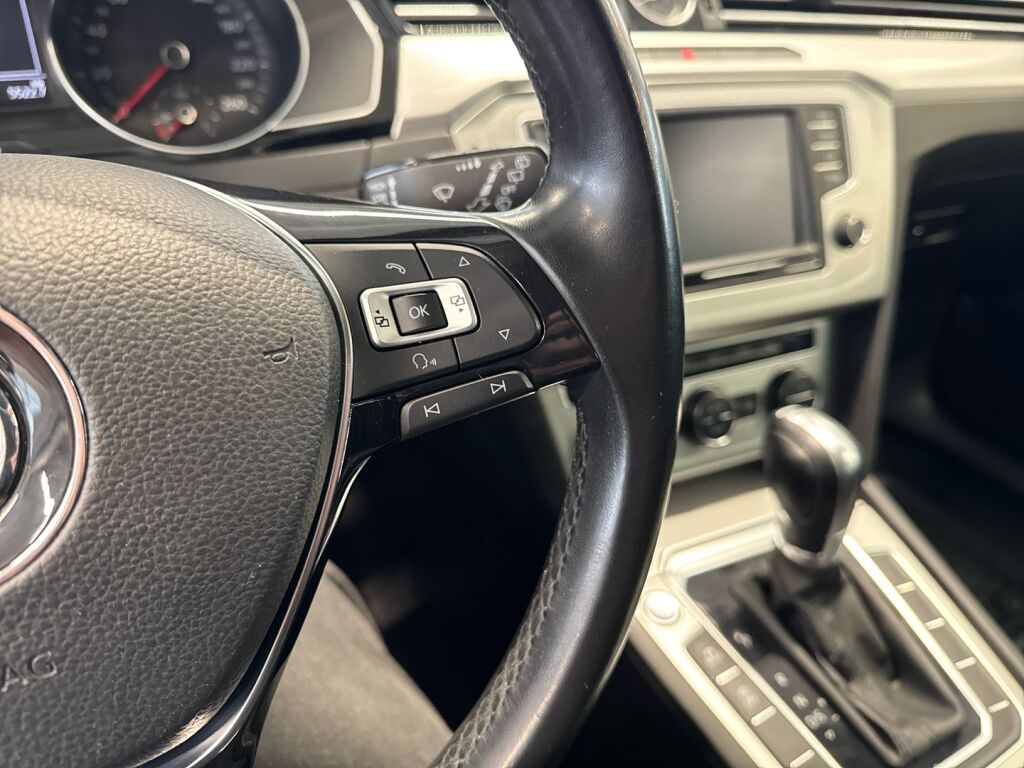 Volkswagen Passat 2017 Sininen