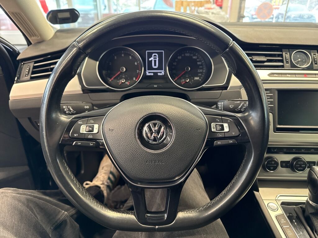 Volkswagen Passat 2017 Sininen