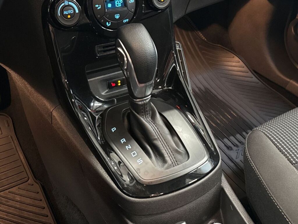 Ford Fiesta 2017 Valkoinen