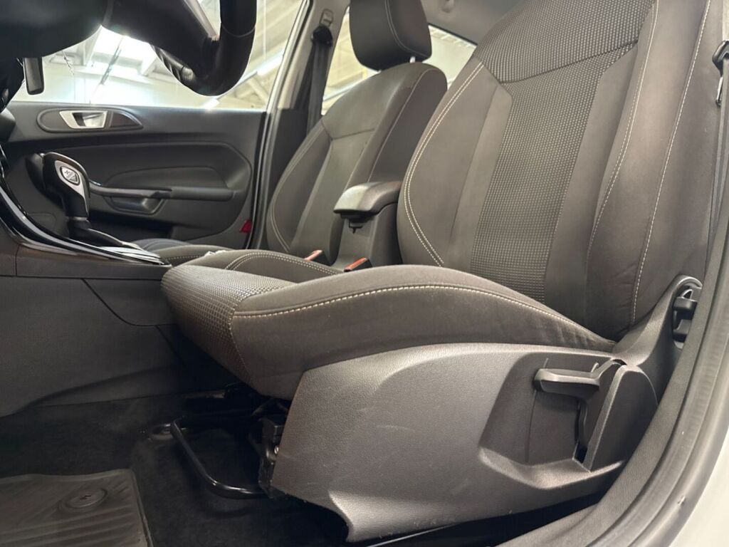 Ford Fiesta 2017 Valkoinen
