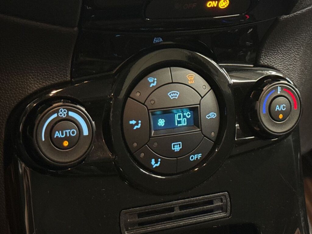 Ford Fiesta 2017 Valkoinen