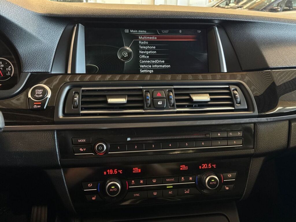 BMW M5 2013 Musta
