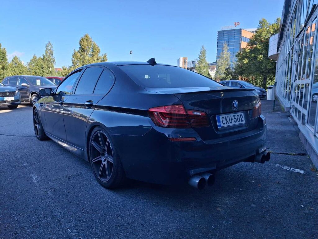 BMW M5 2013 Musta