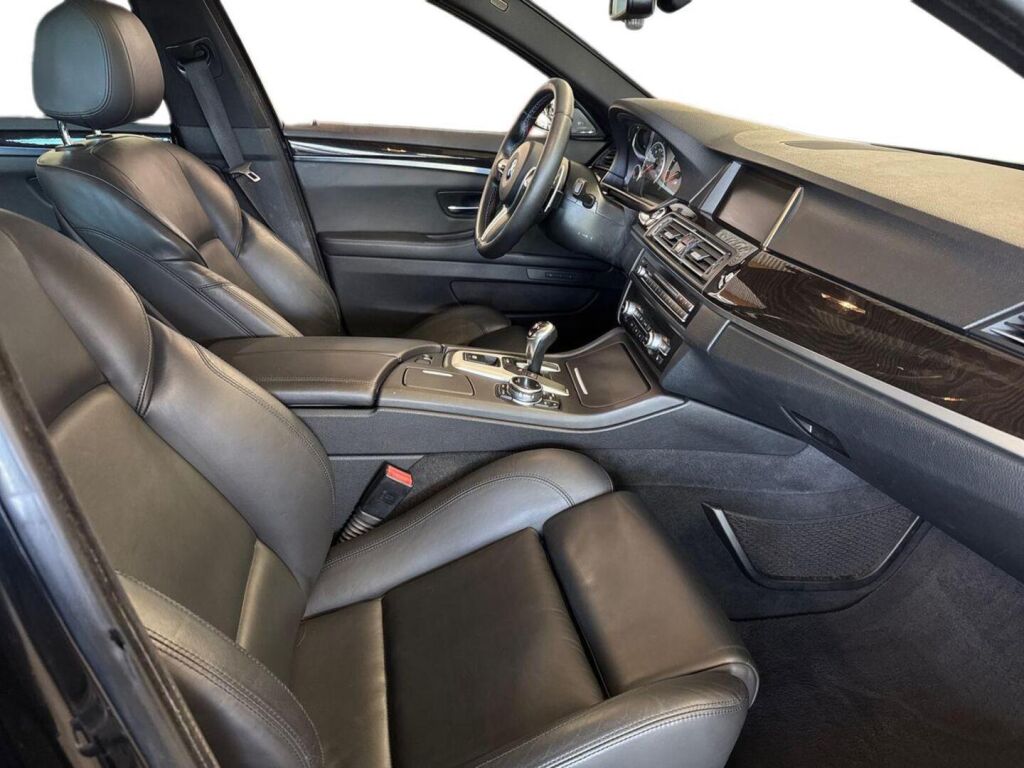BMW M5 2013 Musta