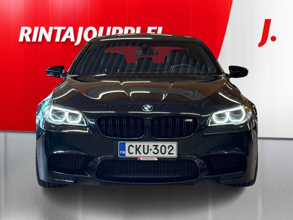 BMW M5 2013 Musta