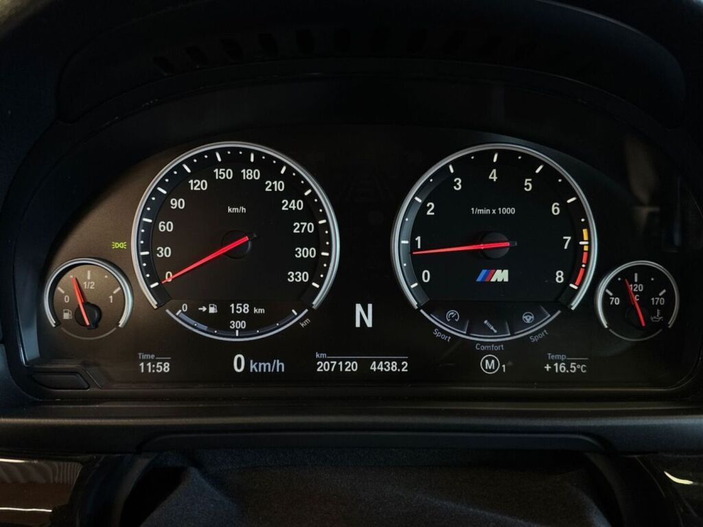 BMW M5 2013 Musta