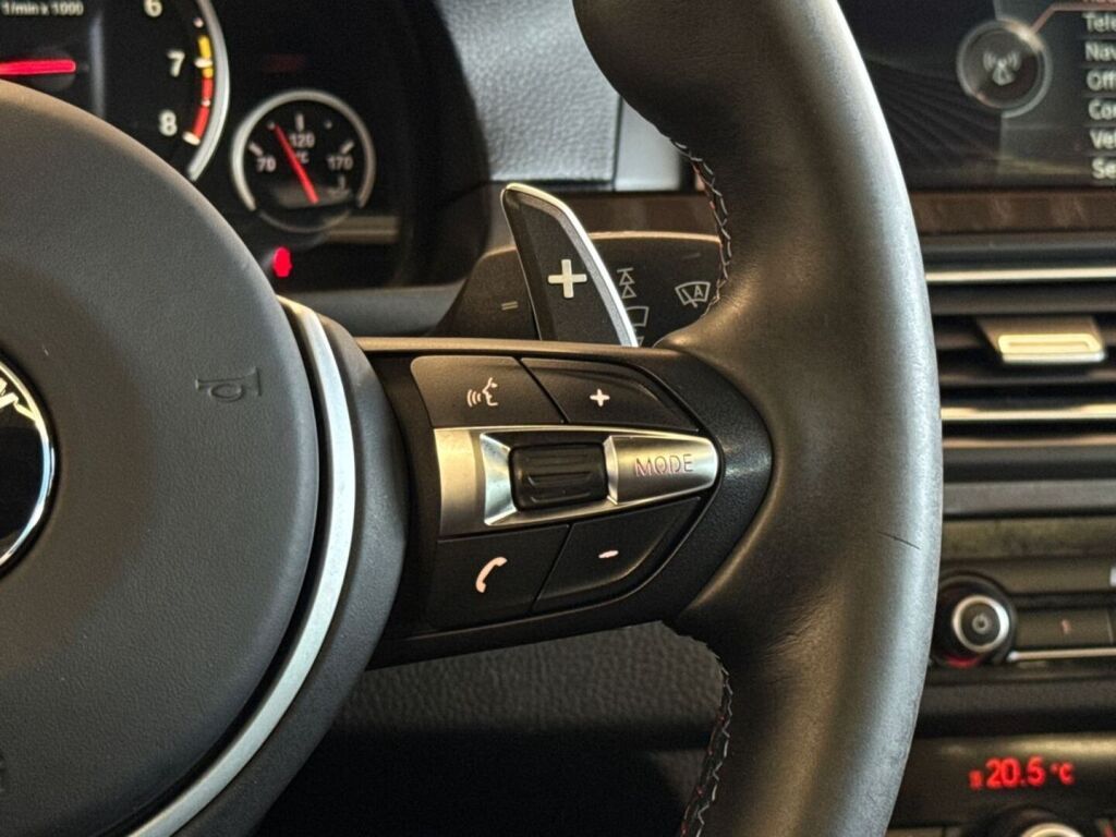 BMW M5 2013 Musta